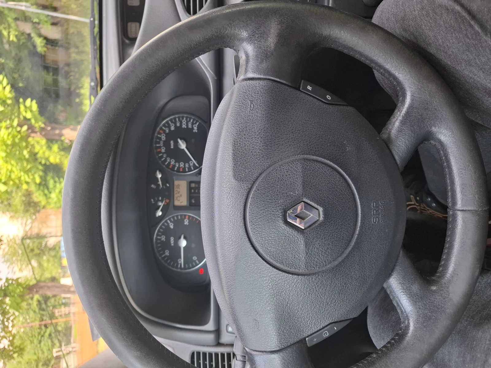 Renault Laguna 2.2 DCI, снимка 6 - Автомобили и джипове - 54853534