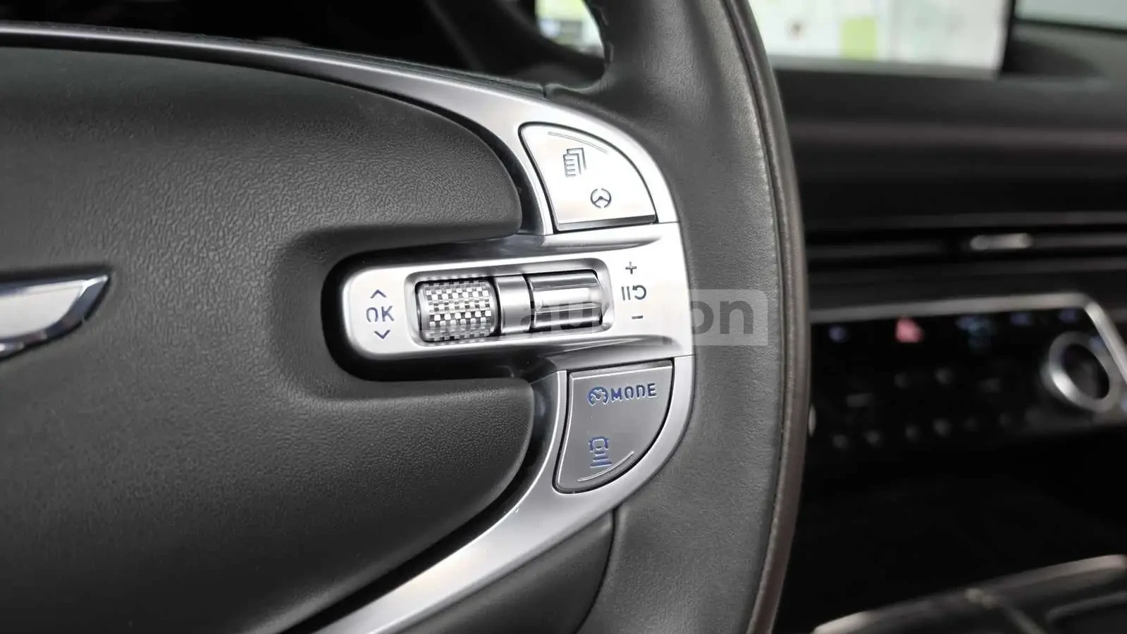 Genesis GV80 ОБДУХВАНЕ * ДИСТРОНИК * HEAD-UP * ПАНО, снимка 15 - Автомобили и джипове - 54998323