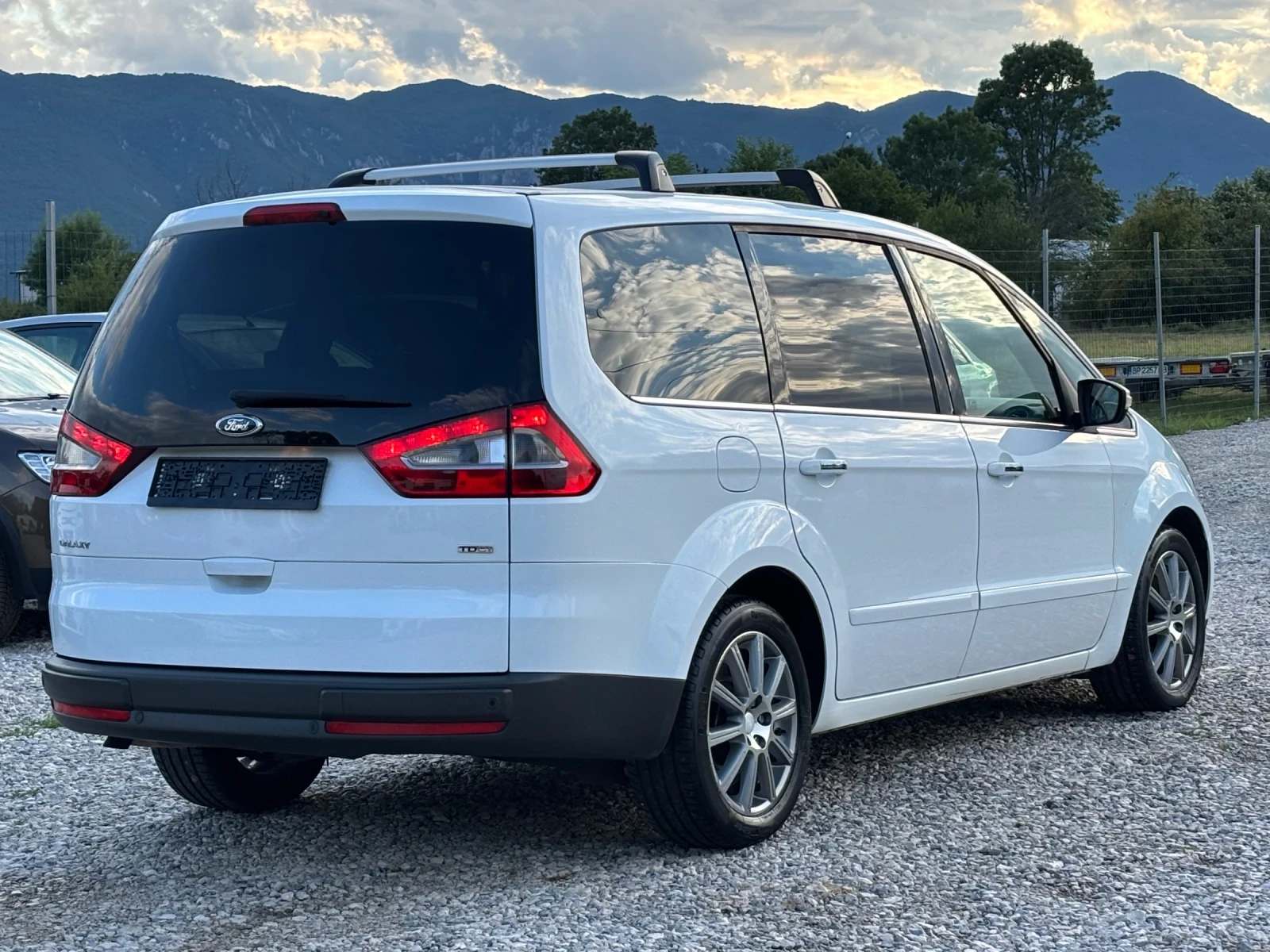 Ford Galaxy 2.0TDCI/Италия/Автомат/Панорама/Подгрев/Кожа, снимка 7 - Автомобили и джипове - 55269261