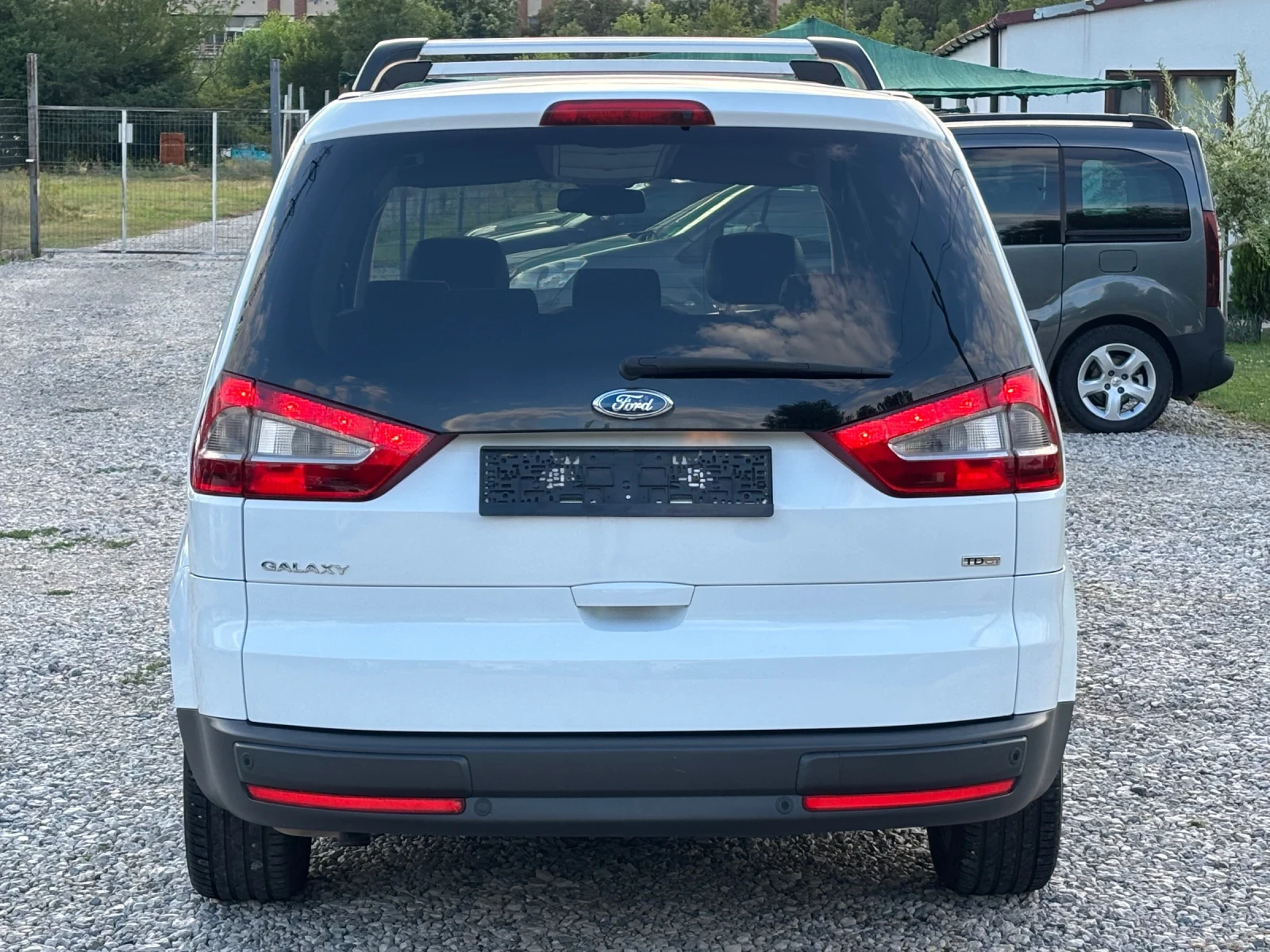 Ford Galaxy 2.0TDCI/Италия/Автомат/Панорама/Подгрев/Кожа, снимка 4 - Автомобили и джипове - 55269261