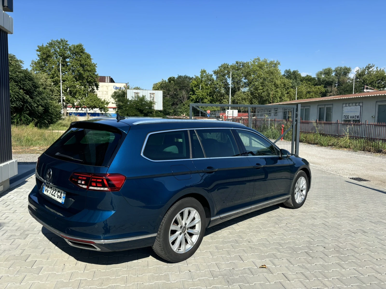 VW Passat Highline 2.0TDI, снимка 6 - Автомобили и джипове - 55363633