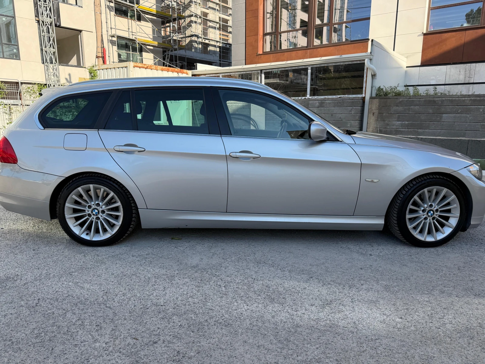 BMW 325 N57 Facelift, снимка 3 - Автомобили и джипове - 55480360