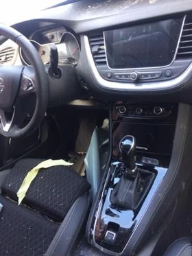 Opel Grandland X 1.6i TURBO, снимка 9