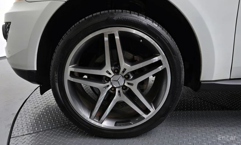 Mercedes-Benz ML 300, снимка 5 - Автомобили и джипове - 53369719