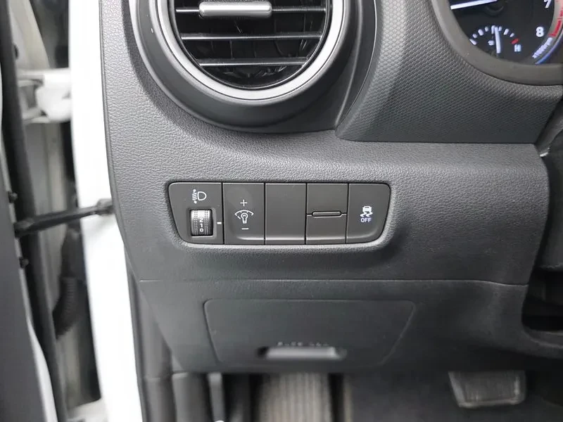 Hyundai Kona 1.6 Turbo 2Wd Modern, снимка 13 - Автомобили и джипове - 53768161