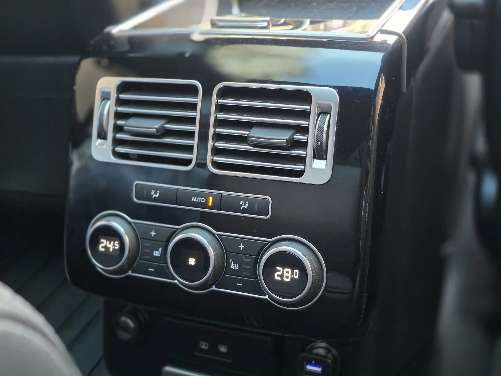 Land Rover Range rover Range Rover VOGUE LONG* 4. 4d V8* MERIDIAN* PANO*  | Mobile.bg   13