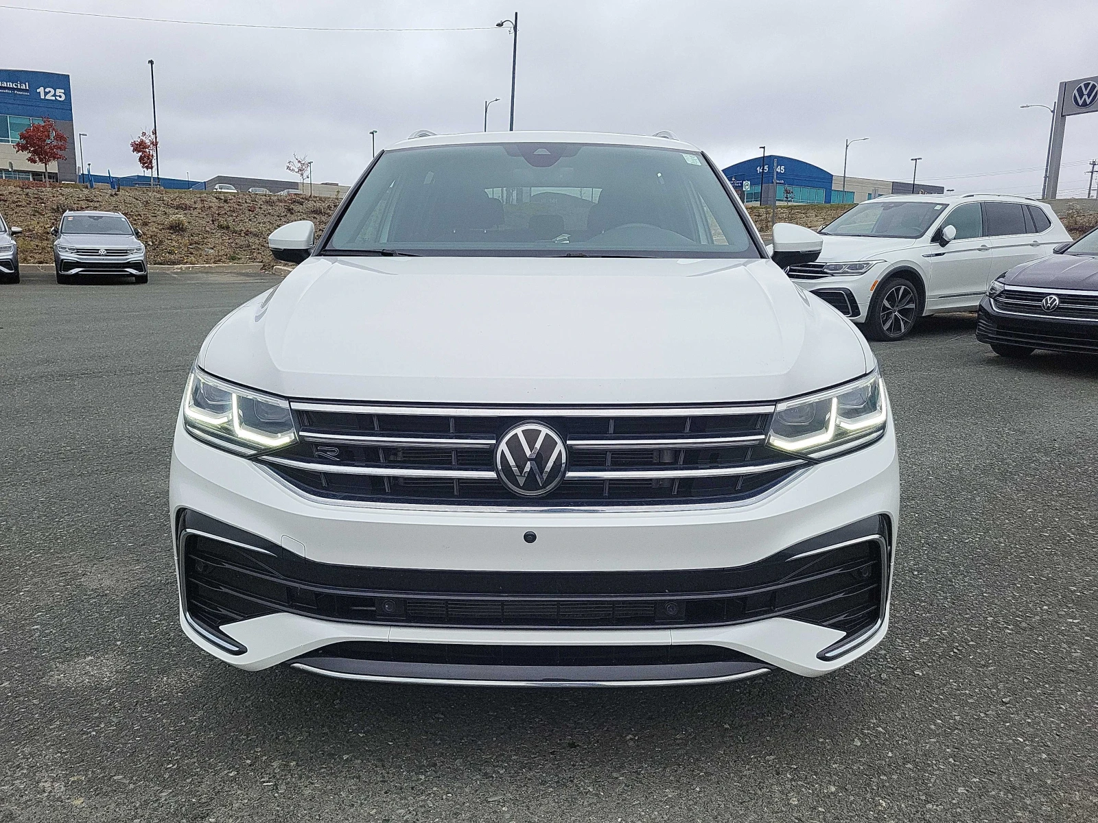 VW Tiguan * CARFAX *    | Mobile.bg   2