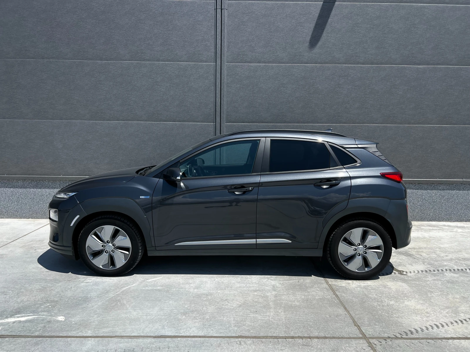 Hyundai Kona Premium 2WD, снимка 9 - Автомобили и джипове - 54879684