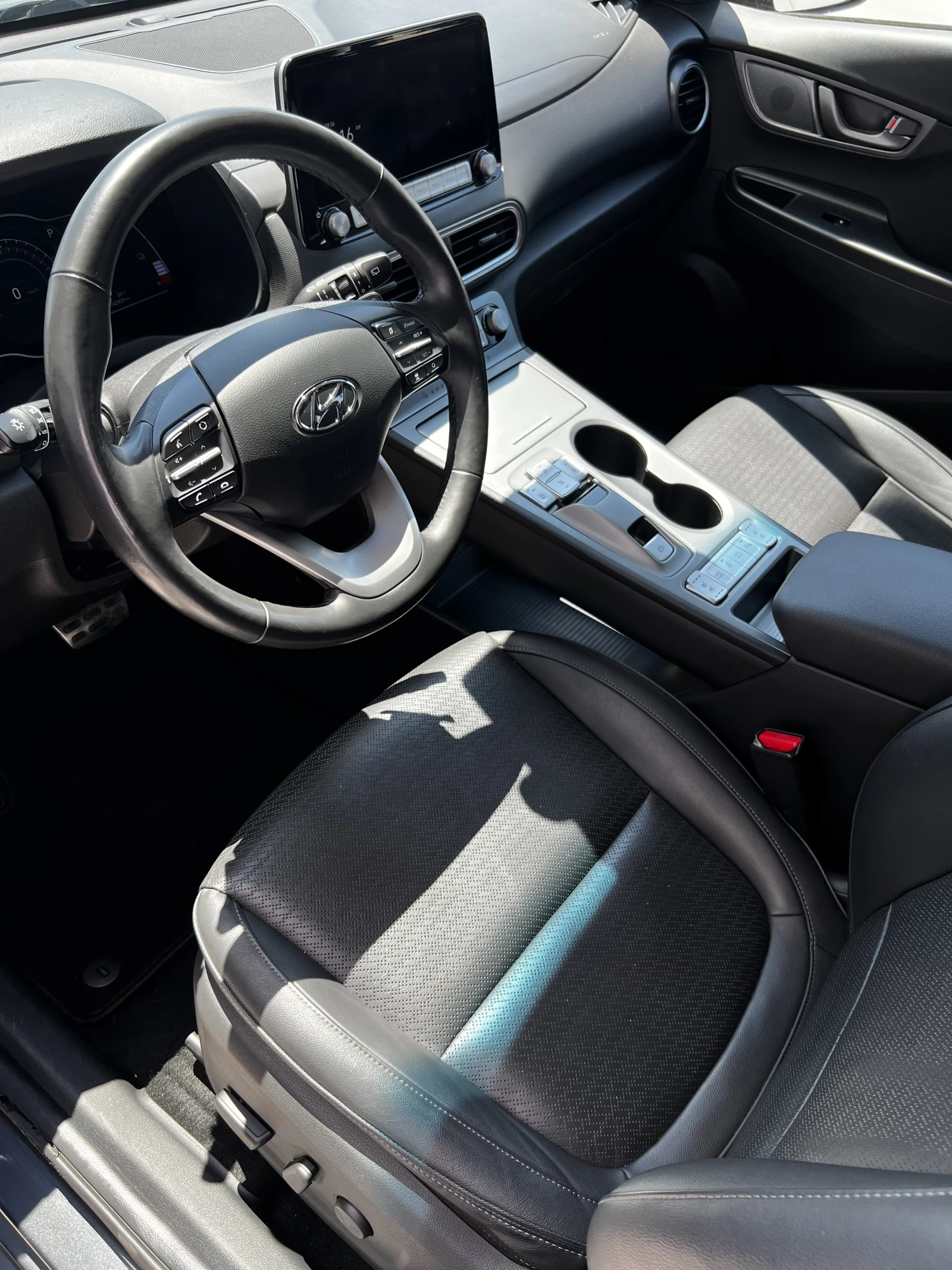 Hyundai Kona Premium 2WD, снимка 11 - Автомобили и джипове - 54879684