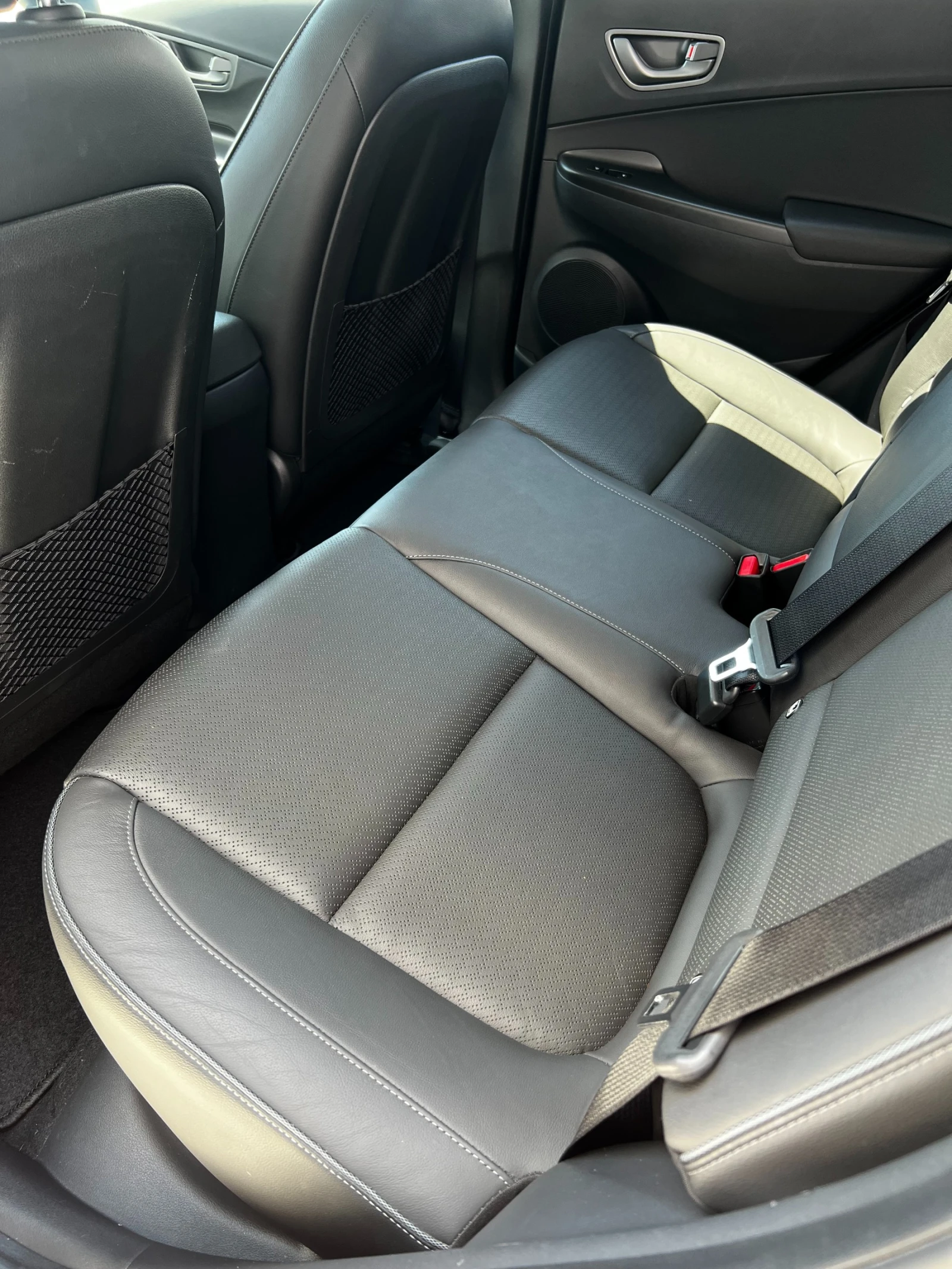 Hyundai Kona Premium 2WD, снимка 13 - Автомобили и джипове - 54879684