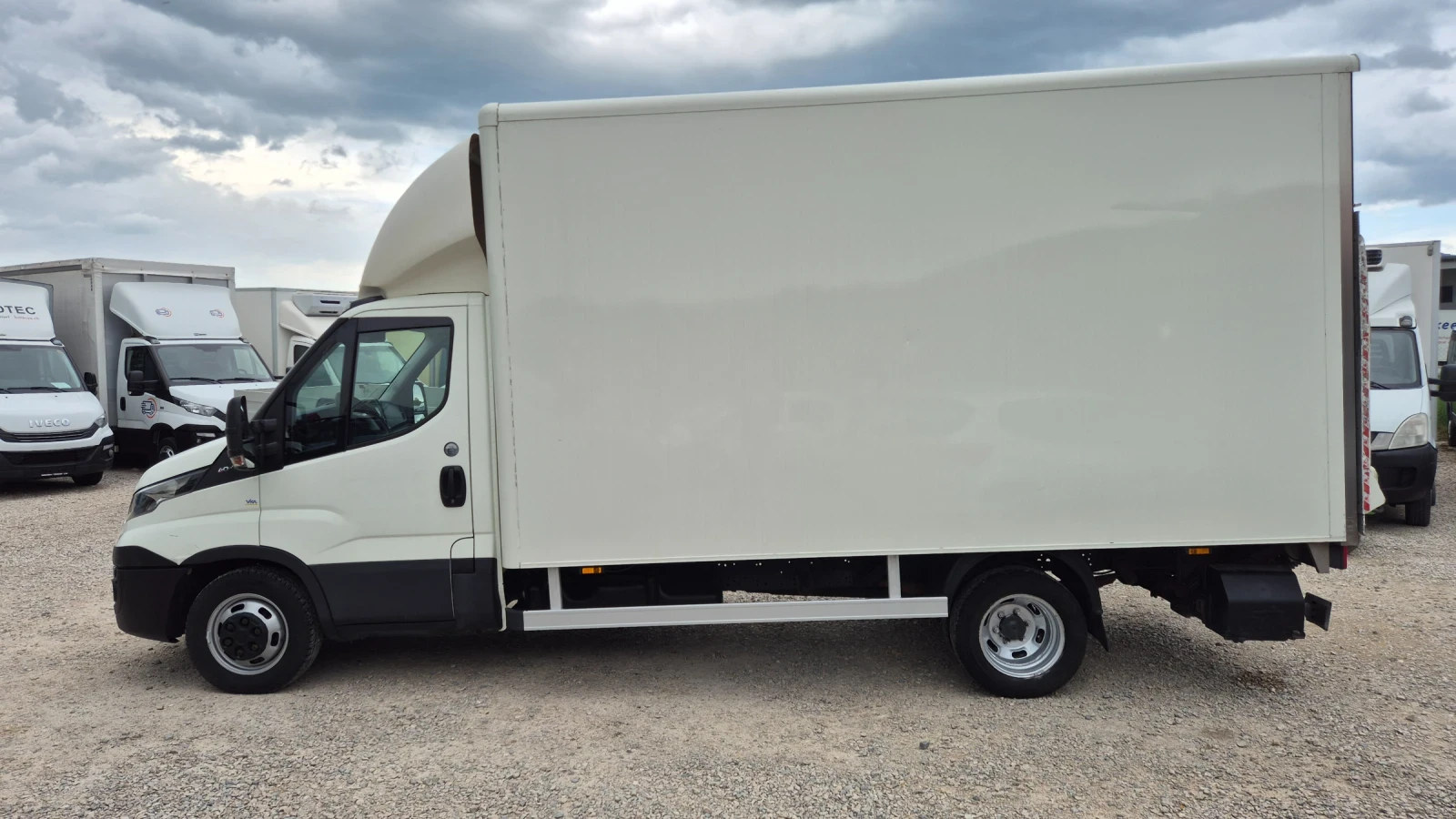 Iveco Daily 40c18* 3.5тона.* Борд* КЛИМАТРОНИК* HI-MATIC* , снимка 6 - Бусове и автобуси - 53373283