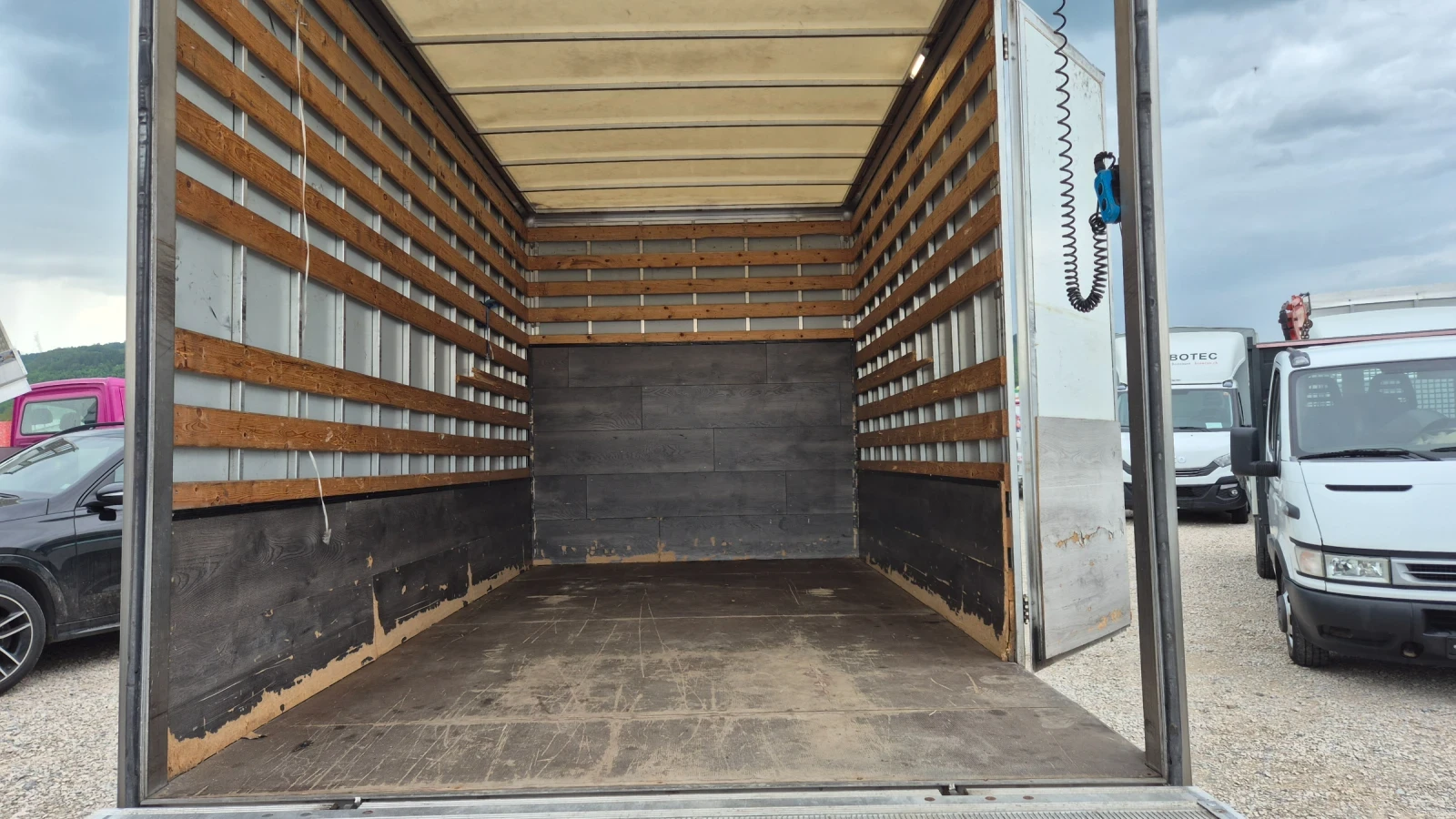 Iveco Daily 40c18* 3.5тона.* Борд* КЛИМАТРОНИК* HI-MATIC* , снимка 11 - Бусове и автобуси - 53373283