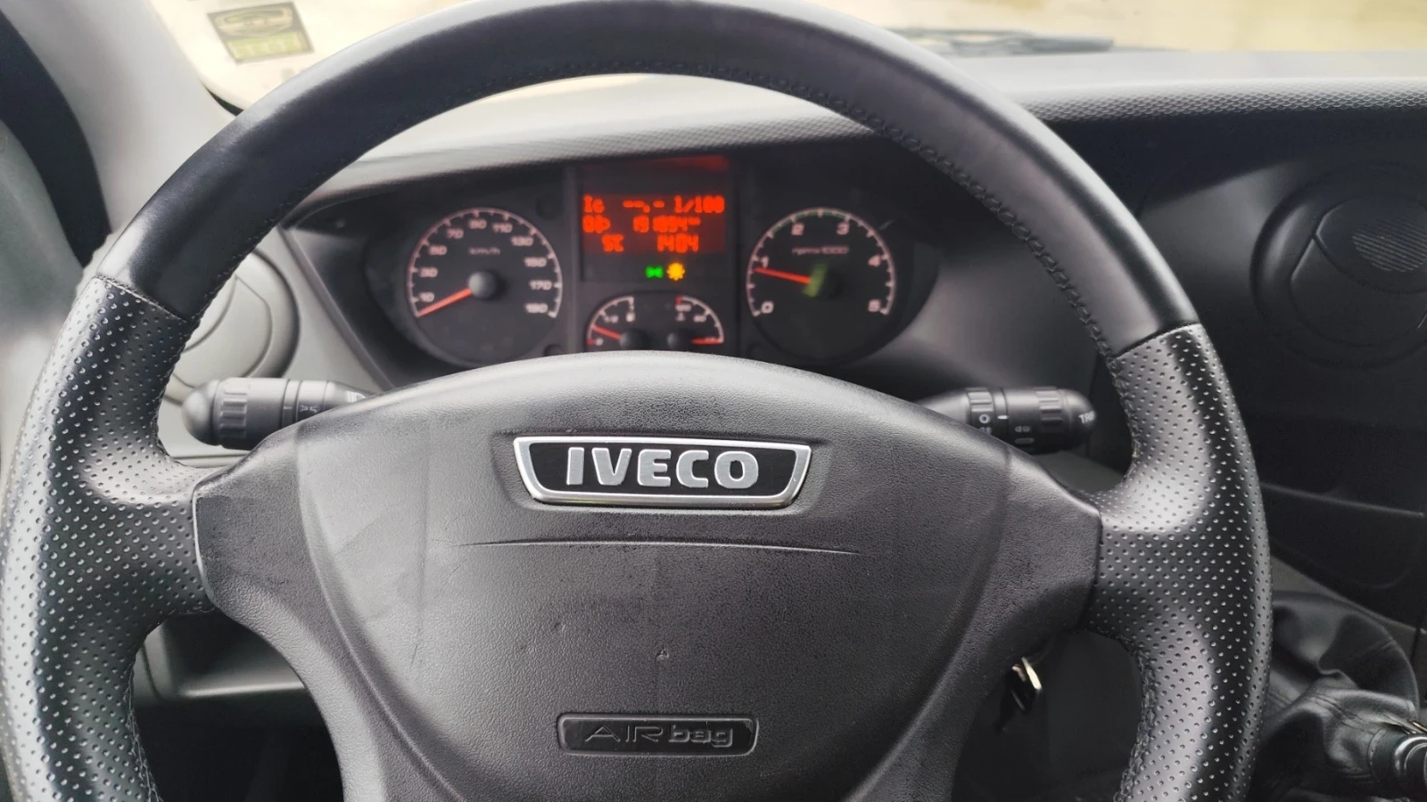 Iveco 35c13 Двойна гума - изображение 8