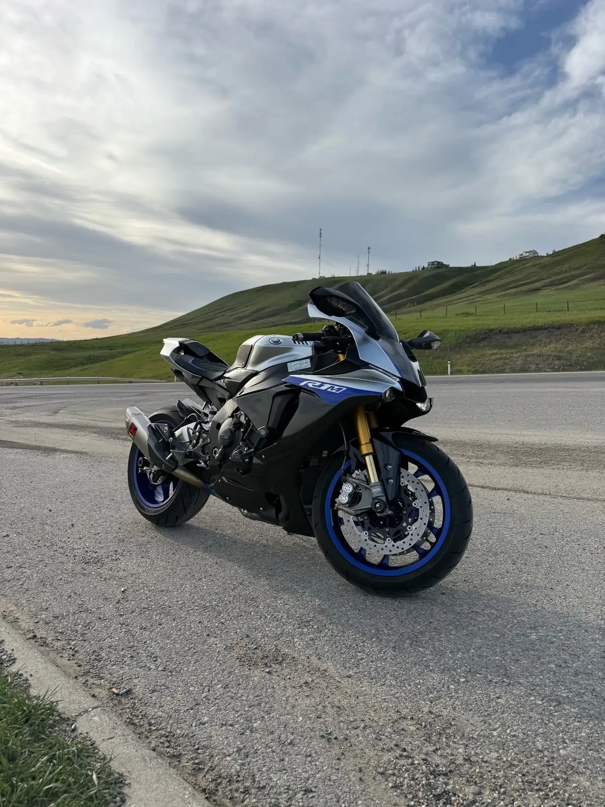 Yamaha YZF-R1 M Akrapovic, снимка 2 - Мотоциклети и мототехника - 54960519