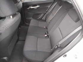 Toyota Auris 1,4i 97ps , снимка 8