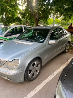 Mercedes-Benz 220, снимка 3