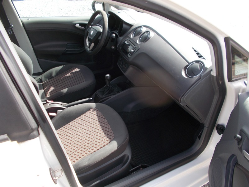 Seat Ibiza 1.2 KLIMA, снимка 9 - Автомобили и джипове - 42292768