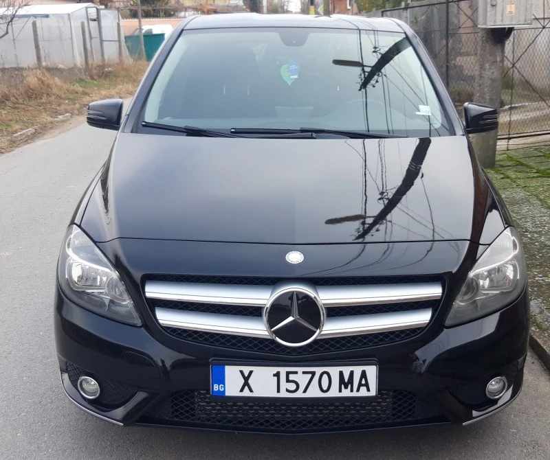 Mercedes-Benz B 180, снимка 1 - Автомобили и джипове - 47516413