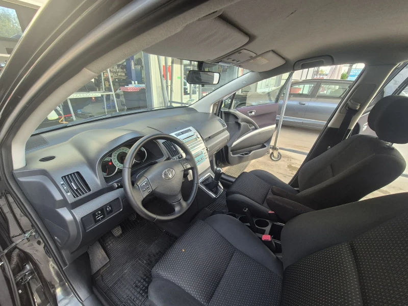 Toyota Corolla verso 2.2 D4D 6 Скорости 136кс., снимка 8 - Автомобили и джипове - 47538801