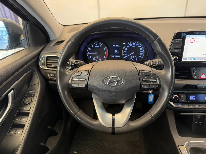 Hyundai I30 1.4I* 99к.с* 6ск* LED* СЕРВИЗНА КНИЖКА С ПЪЛНА ИСТ, снимка 11 - Автомобили и джипове - 48027201