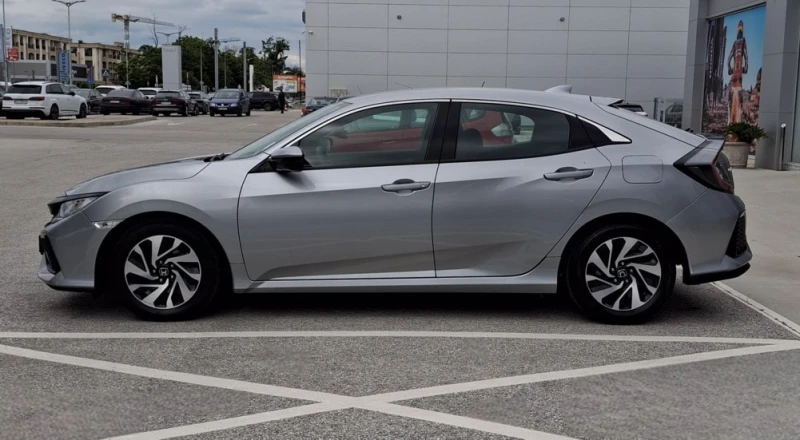 Honda Civic 1.0 VTEC Comfort Turbo MT, снимка 9 - Автомобили и джипове - 51188373