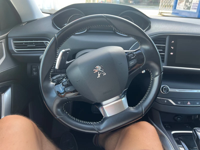 Peugeot 308 ALLURE 1.2 PureTech 130 EAT8, снимка 13 - Автомобили и джипове - 51612353