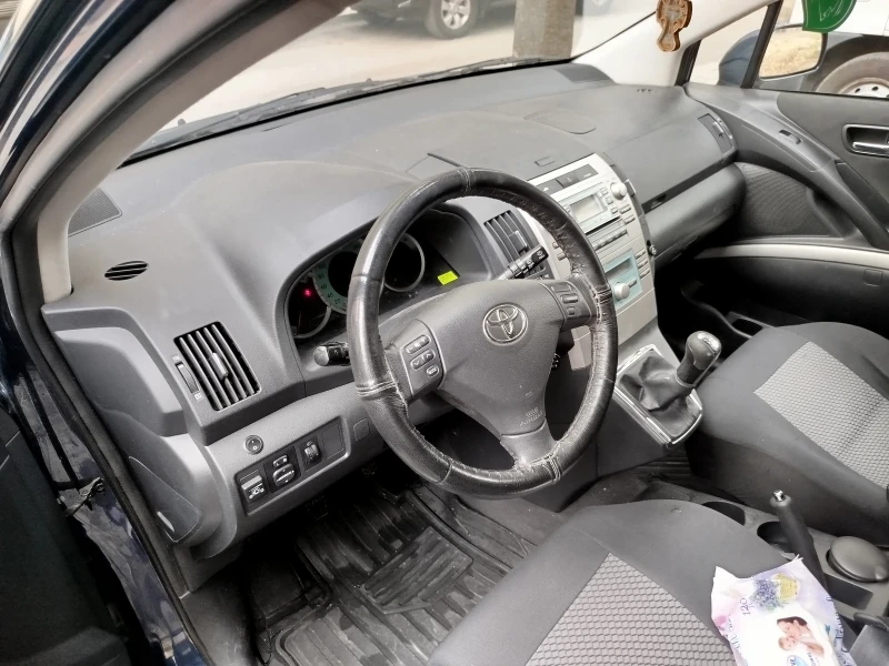 Toyota Corolla verso 1.6 110к.с., снимка 6 - Автомобили и джипове - 52561876