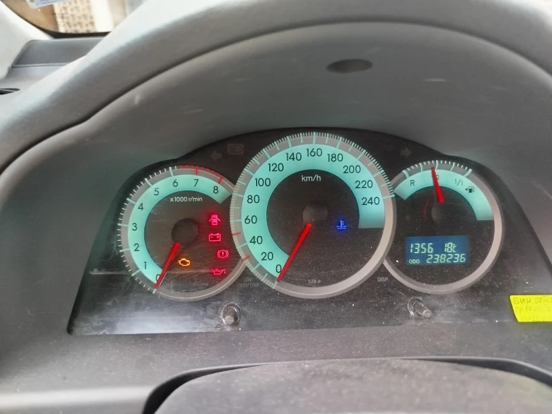 Toyota Corolla verso 1.6 110к.с., снимка 9 - Автомобили и джипове - 52561876