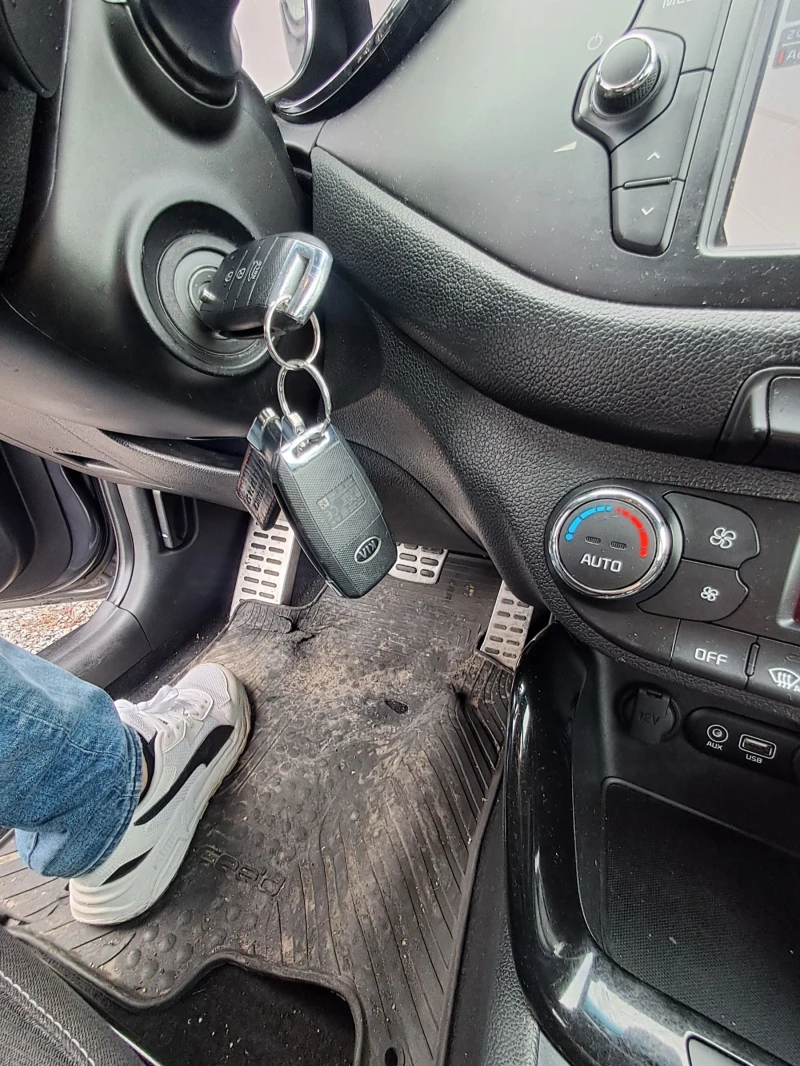 Kia Ceed 1.6CRDI GT -LINE, снимка 8 - Автомобили и джипове - 52740737