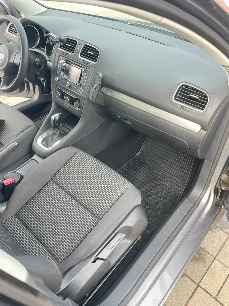 VW Golf 1.6 Diesel Avtomat, снимка 9 - Автомобили и джипове - 52837178