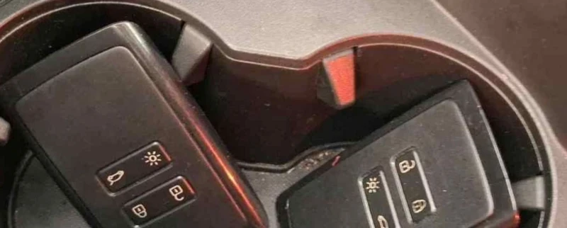 Renault Austral ICONIC E-TECH HYBRID.200hp.Kamera.Led.PANORAMA, снимка 11 - Автомобили и джипове - 52893063