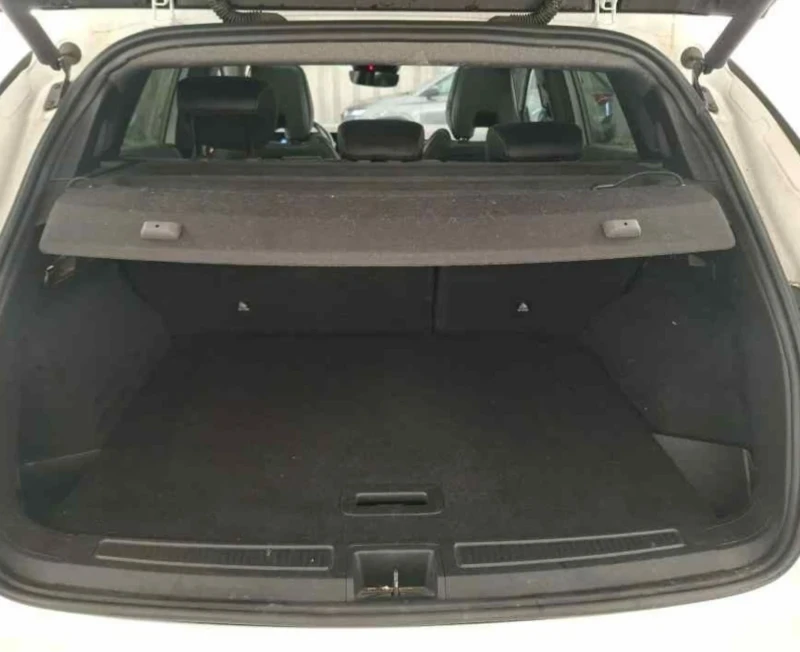 Renault Austral ICONIC E-TECH HYBRID.200hp.Kamera.Led.PANORAMA, снимка 10 - Автомобили и джипове - 52893063