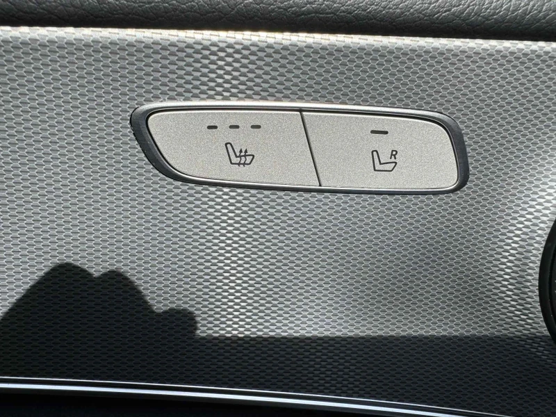 Mercedes-Benz E 220, снимка 12 - Автомобили и джипове - 53251115