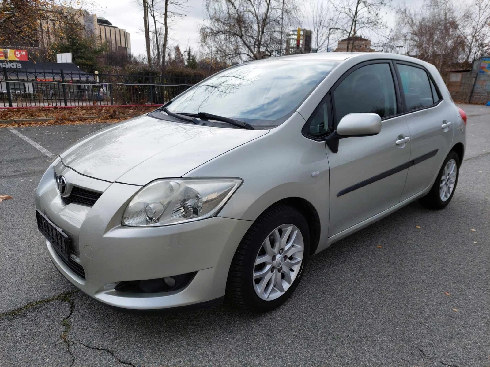 Toyota Auris 1,4i 97ps  - изображение 2