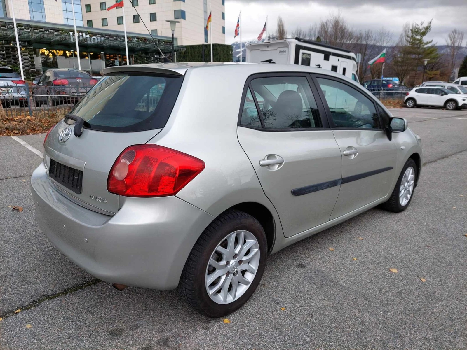 Toyota Auris 1,4i 97ps  - изображение 4