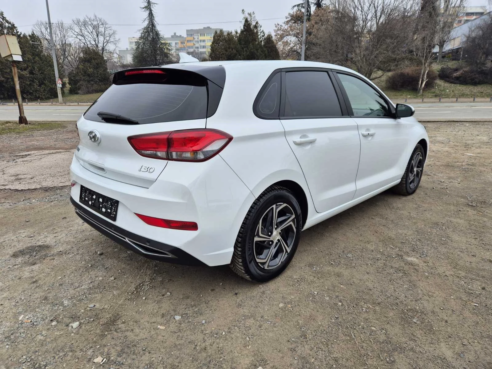 Hyundai I30 1.6CRDI Автомат - изображение 5