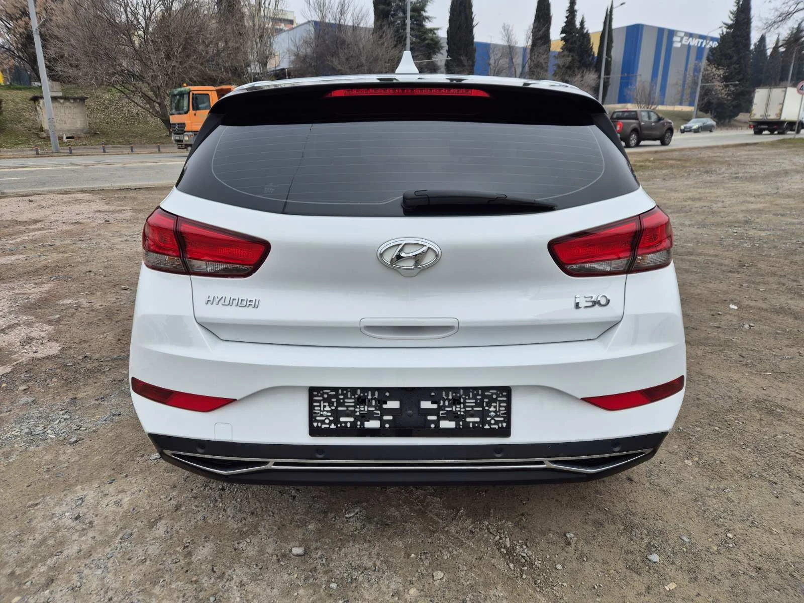 Hyundai I30 1.6CRDI Автомат - изображение 4