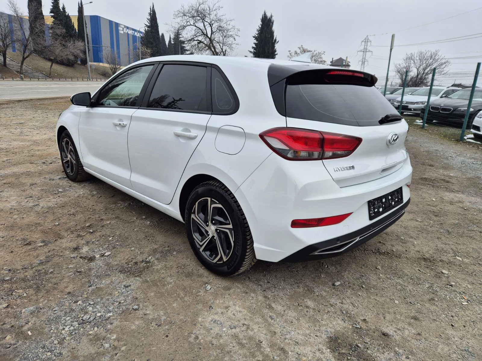 Hyundai I30 1.6CRDI Автомат - изображение 3