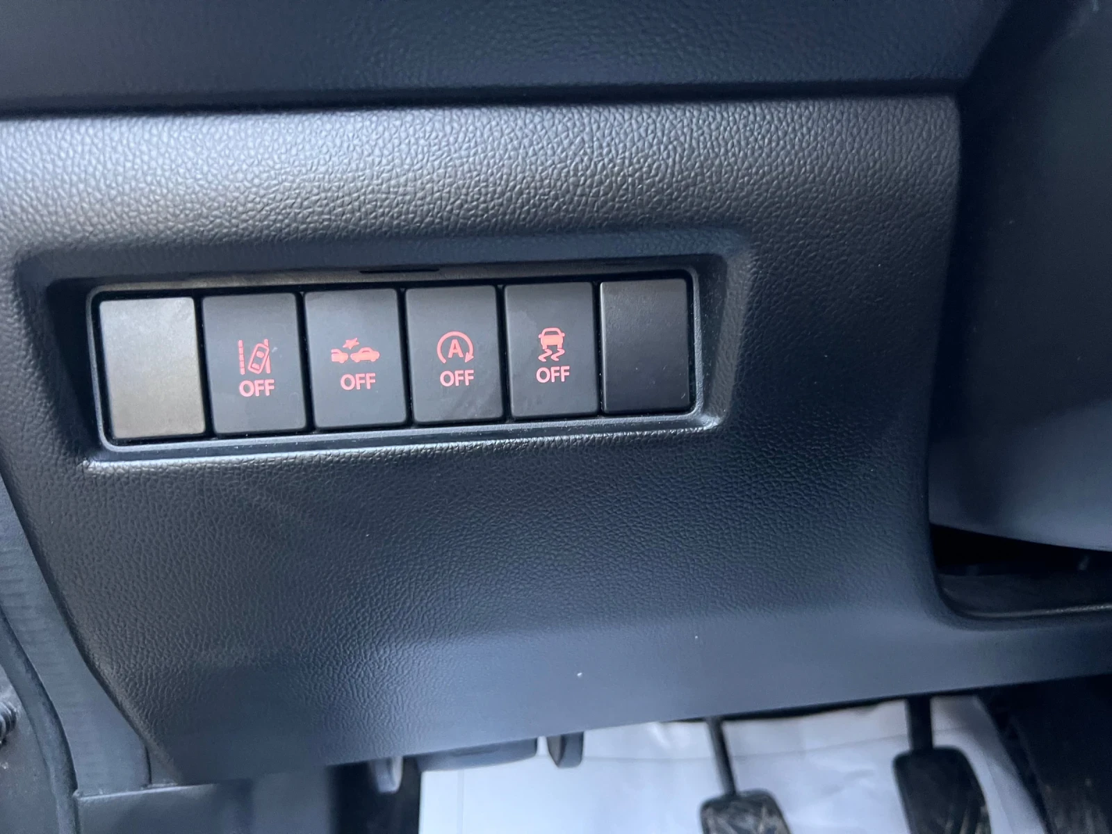 Suzuki Swift 1.0 boosterjet hybrid  - изображение 7