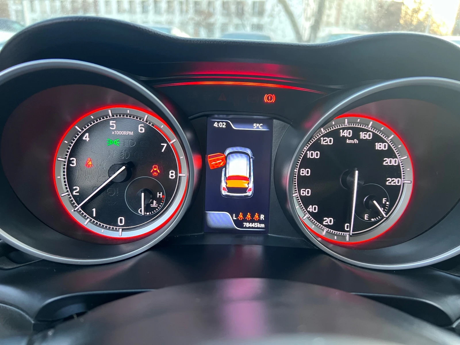 Suzuki Swift 1.0 boosterjet hybrid  - изображение 10