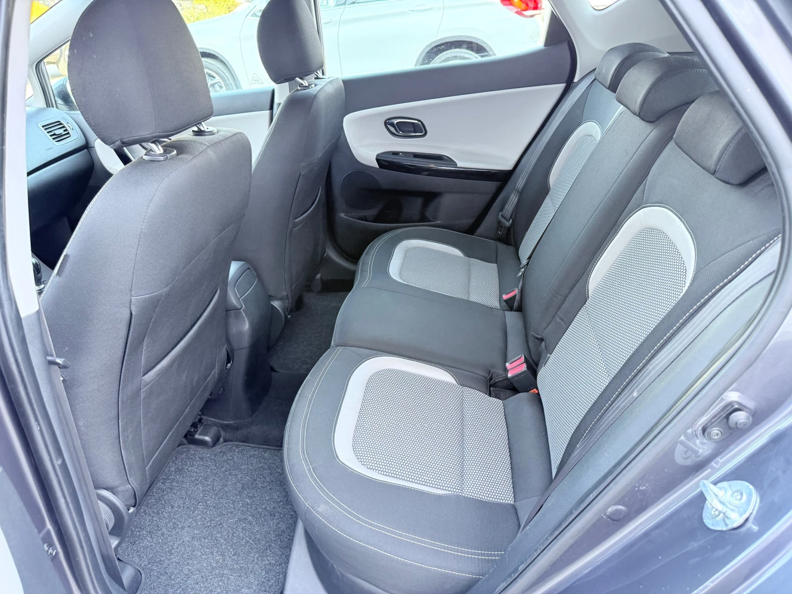 Kia Ceed 1.4i 100k.c* Navi* Kamera* BRC* 140 000km* NOVA*  - изображение 7