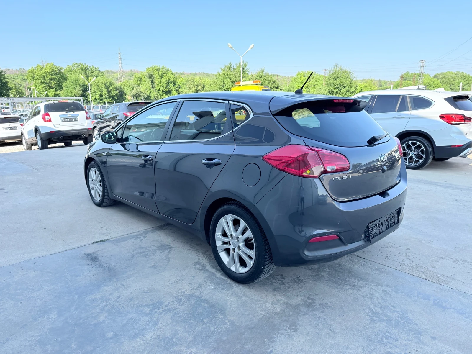 Kia Ceed 1.4i 100k.c* Navi* Kamera* BRC* 140 000km* NOVA*  - изображение 4