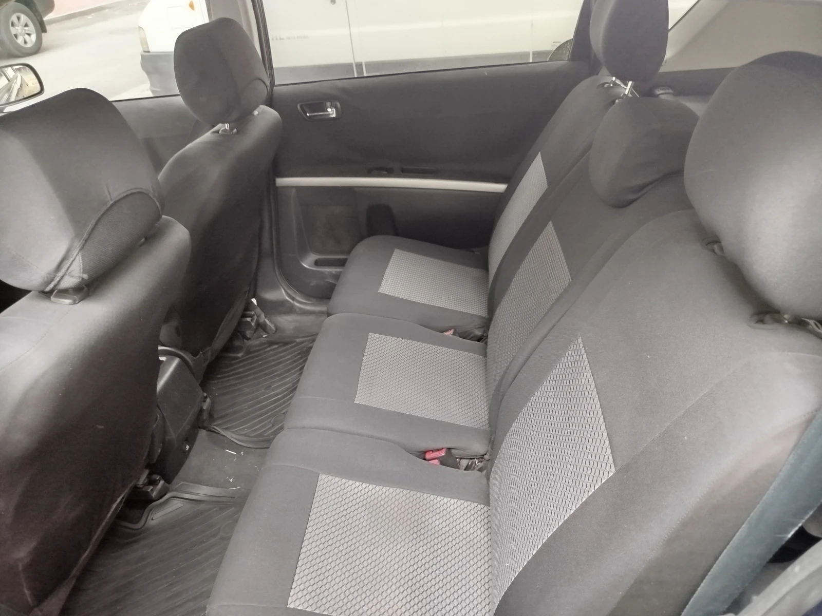 Toyota Corolla verso 1.6 110к.с. - изображение 7