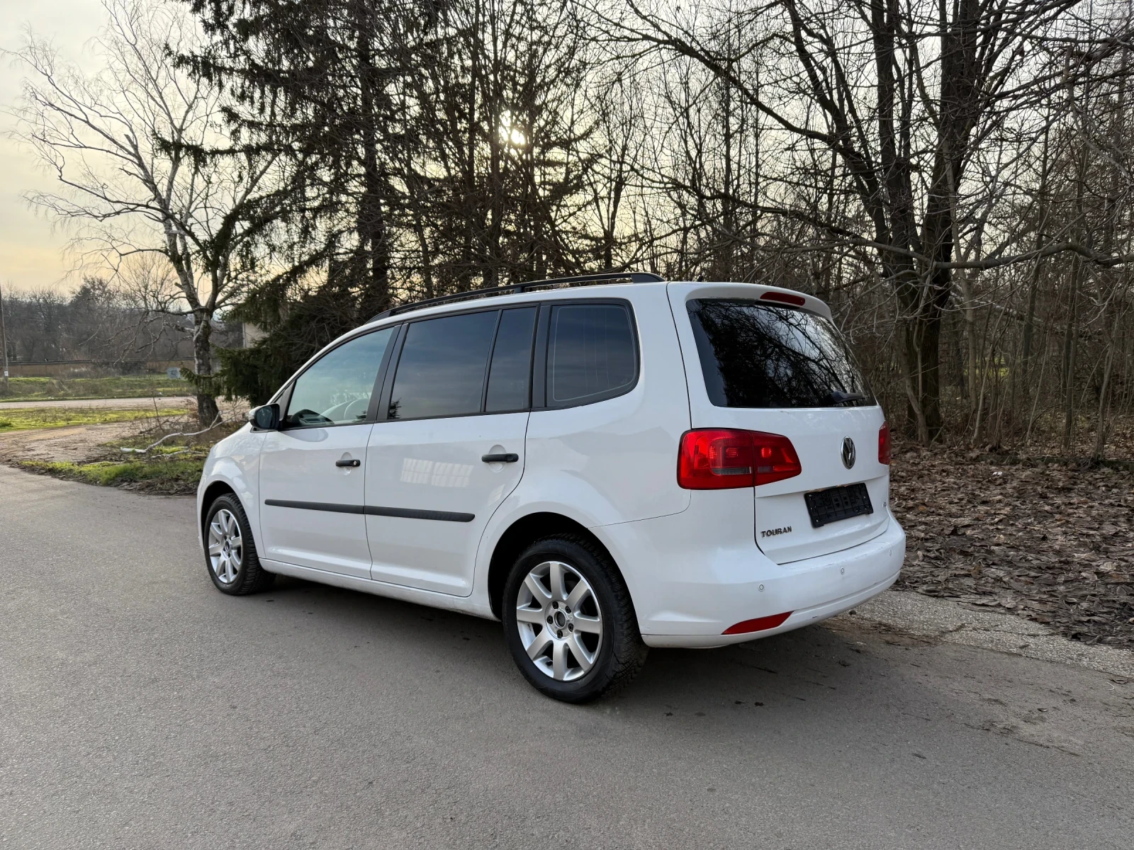 VW Touran 1.6tdi* 6скорости* КЛИМА - изображение 4