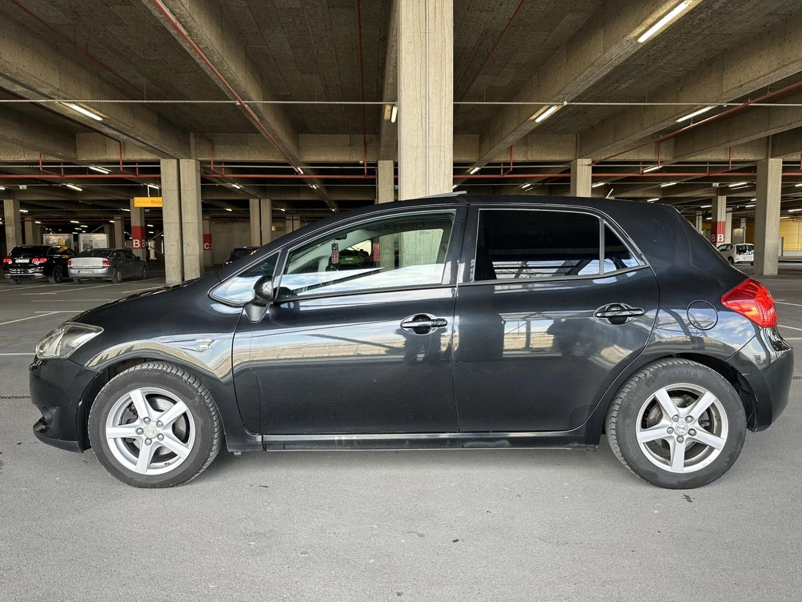 Toyota Auris 2.2d, снимка 4 - Автомобили и джипове - 54016069
