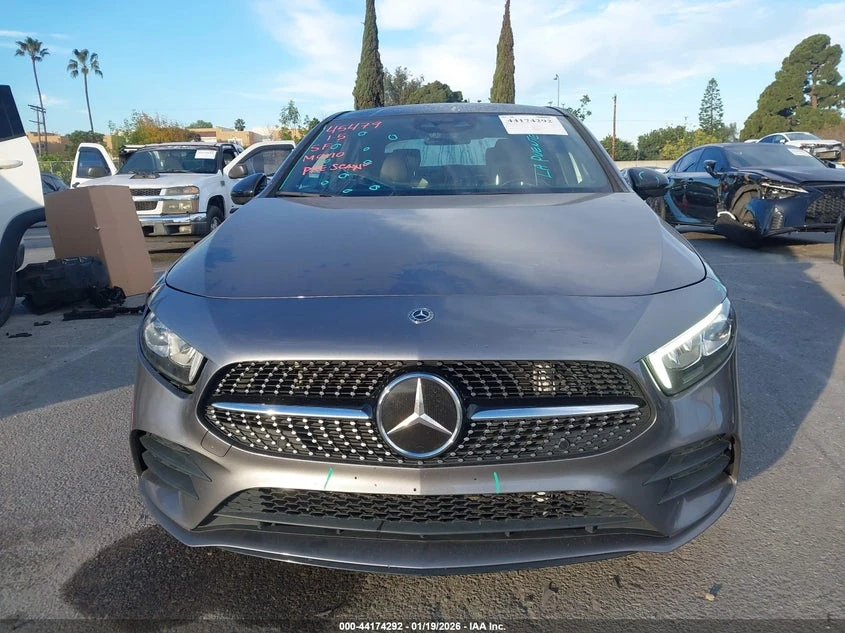Mercedes-Benz A 220 2l, снимка 12 - Автомобили и джипове - 54309415