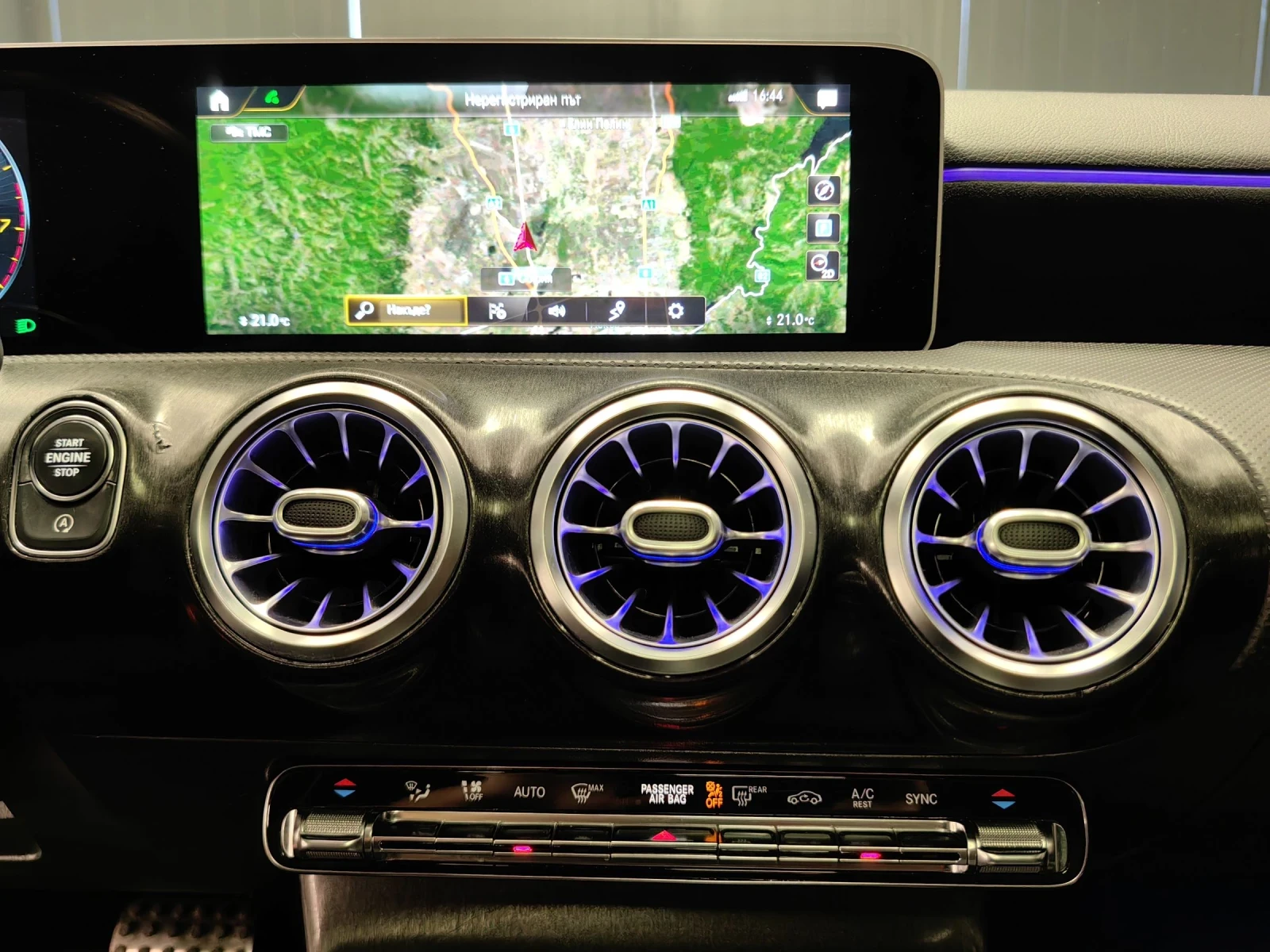 Mercedes-Benz A 250 AMG LINE* 4-MATIC* DIGITAL* CARPLAY* LED* LINE ASI, снимка 10 - Автомобили и джипове - 54566549