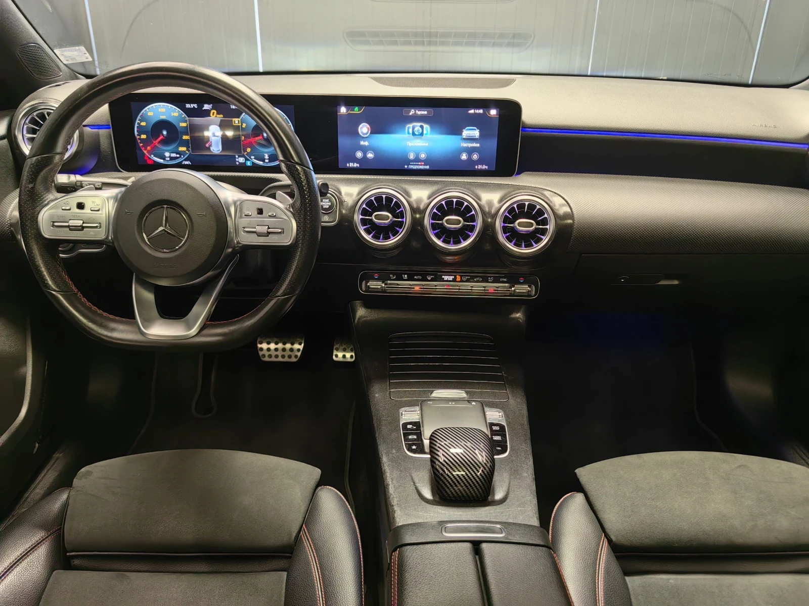 Mercedes-Benz A 250 AMG LINE* 4-MATIC* DIGITAL* CARPLAY* LED* LINE ASI, снимка 7 - Автомобили и джипове - 54566549