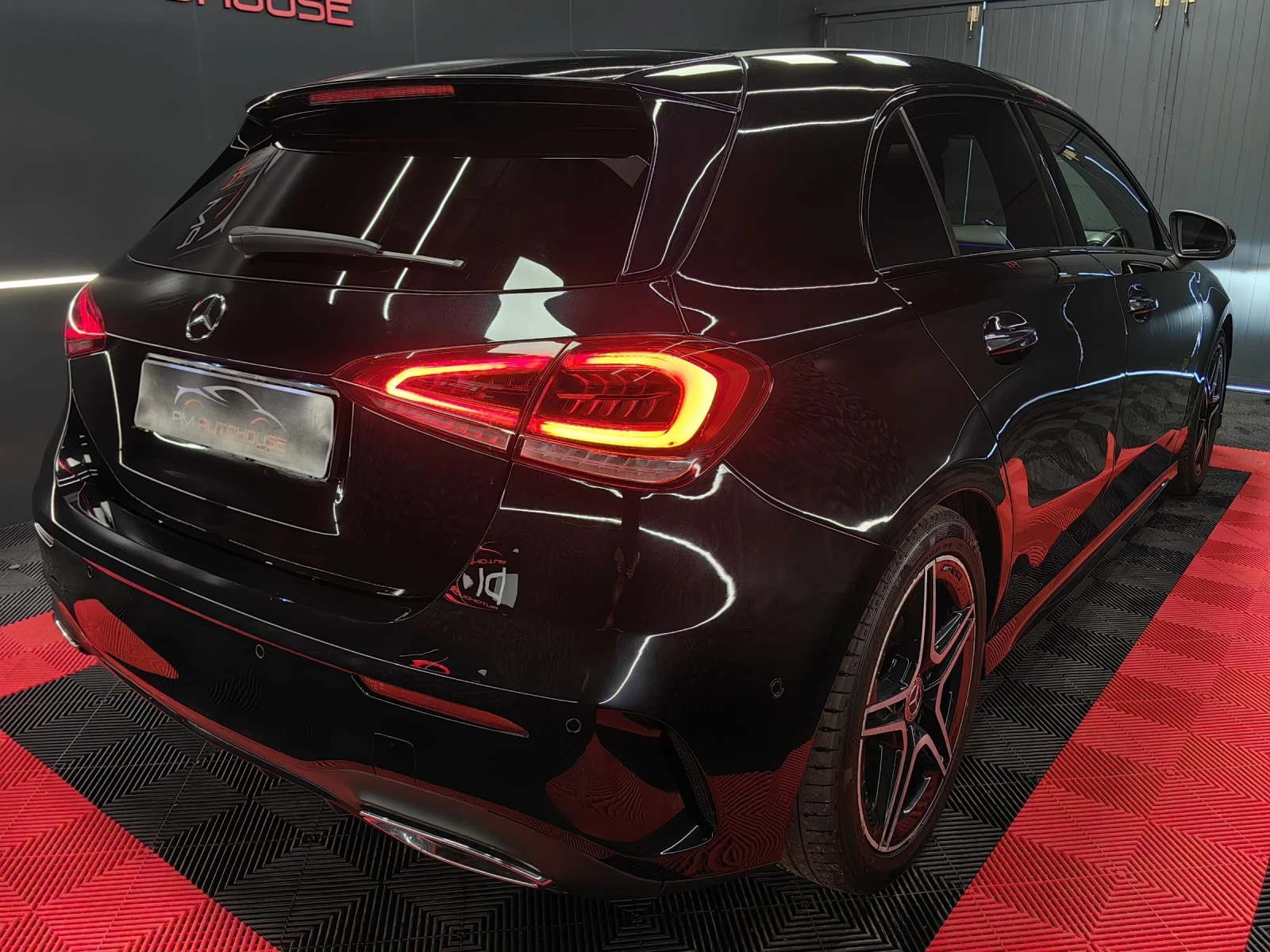 Mercedes-Benz A 250 AMG LINE* 4-MATIC* DIGITAL* CARPLAY* LED* LINE ASI, снимка 4 - Автомобили и джипове - 54566549