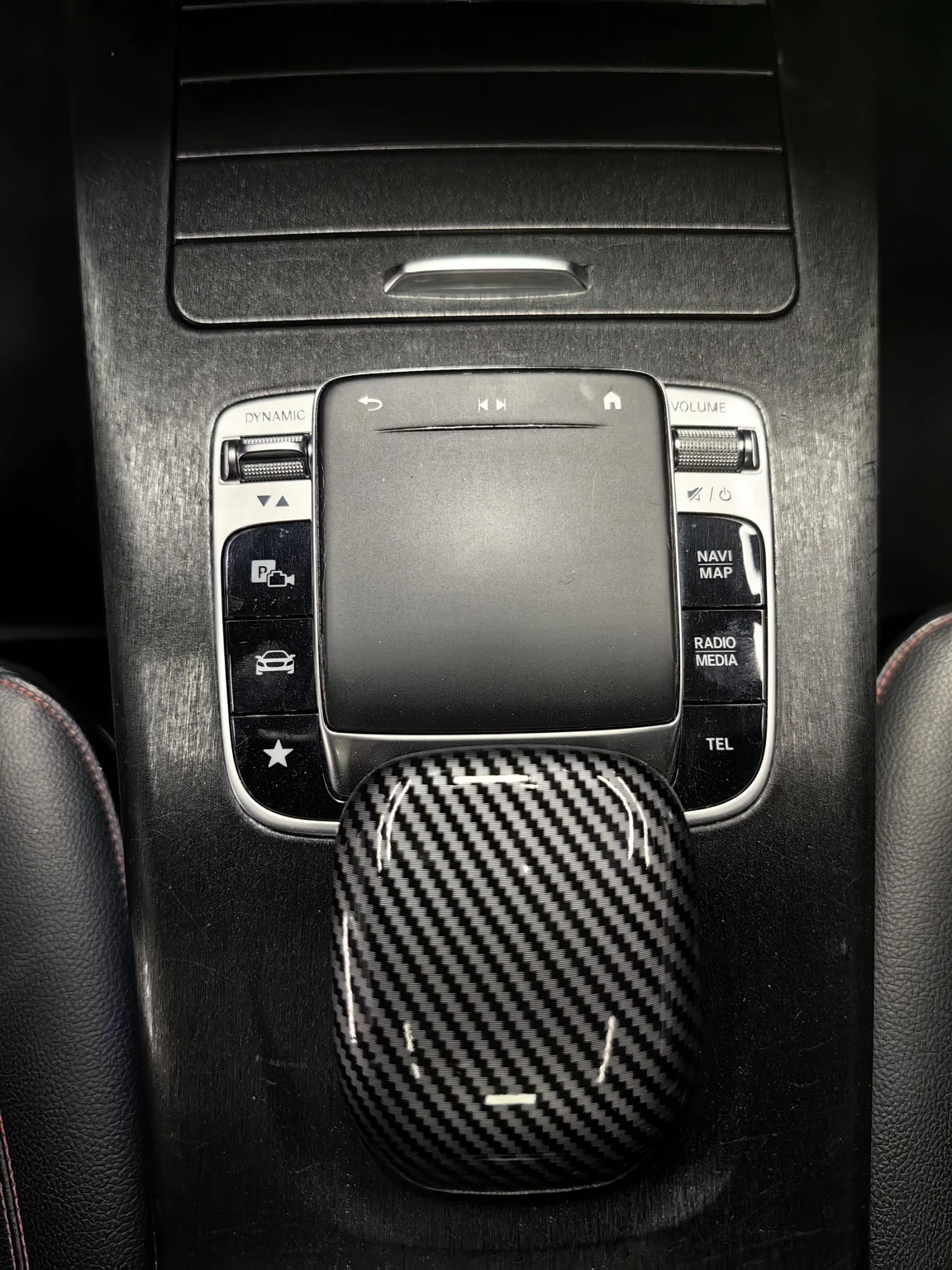 Mercedes-Benz A 250 AMG LINE* 4-MATIC* DIGITAL* CARPLAY* LED* LINE ASI, снимка 11 - Автомобили и джипове - 54566549